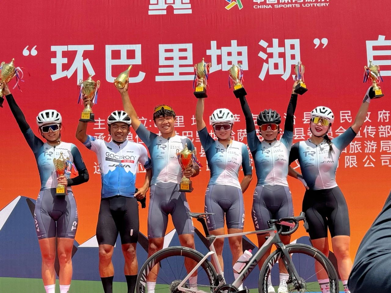 巴里坤湖上演速度魔法！JAVA戰(zhàn)隊(duì)全員開(kāi)掛